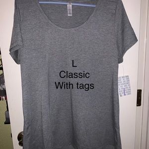 Classic tee - Lularoe
New with tags